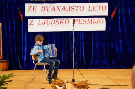 25.2.2024_ljudski pevci in godci trebelno_FOTO_studioPraprotKa33 - kopija